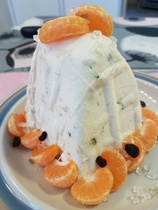 Anitan pasha valmiina tarjottavaksi.