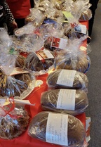 Kakkuja myytiin hukeat 31 kappaletta ja lisäksi leipiä ja muffinseja.